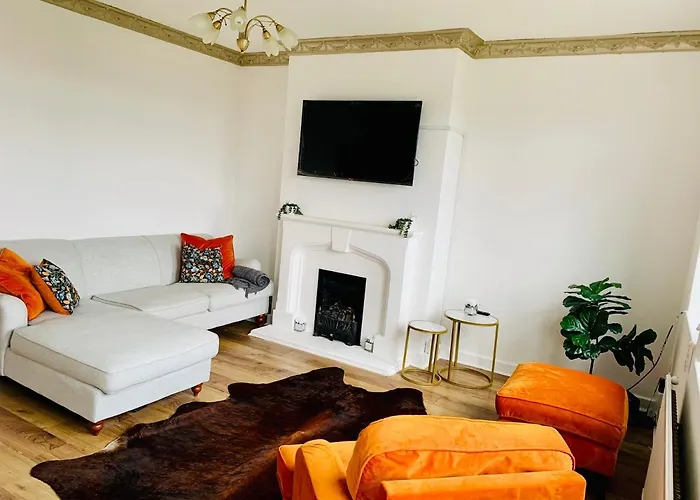 Comfortable 3 Bed Residential Home In Sheffield